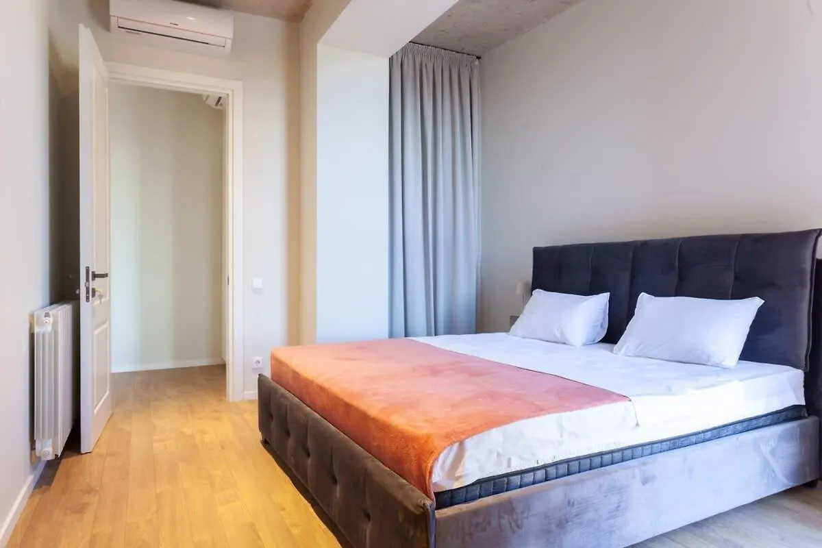 Spacious 3 Bedroomr And 2 Balcony Apartment In The City Center Тбилиси Грузия