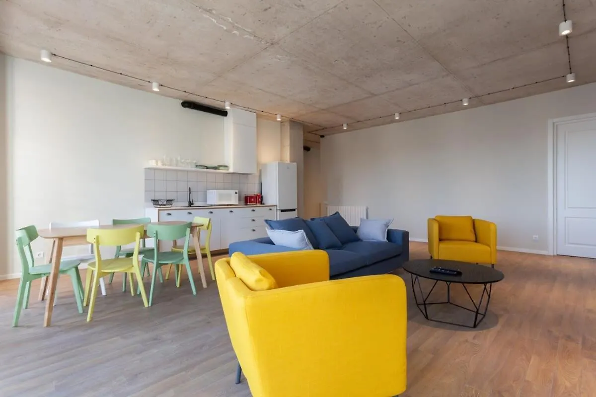 Spacious 3 Bedroomr And 2 Balcony Apartment In The City Center Тбилиси 0*,  Грузия